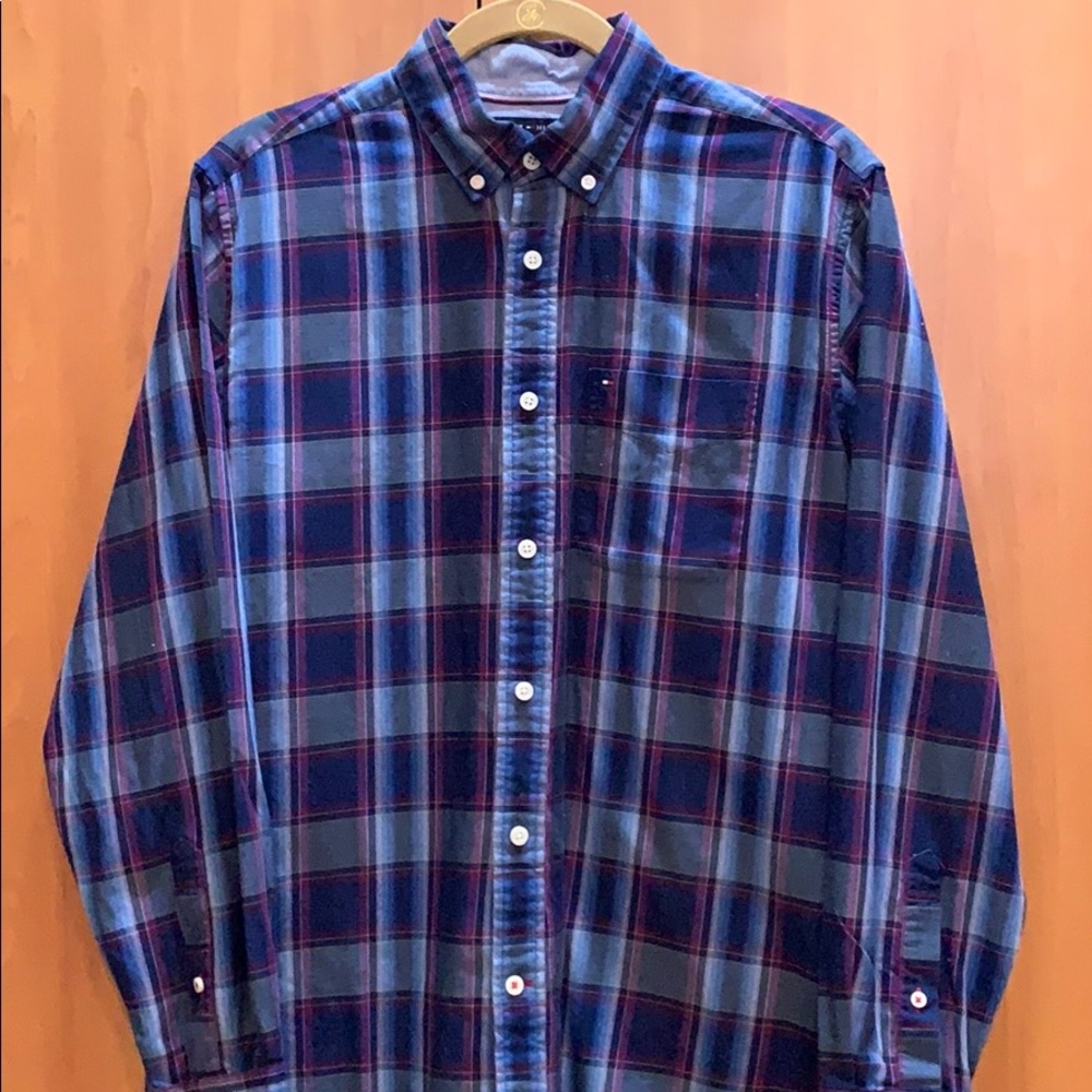 Tommy Hilfiger Classic Fit Button Up